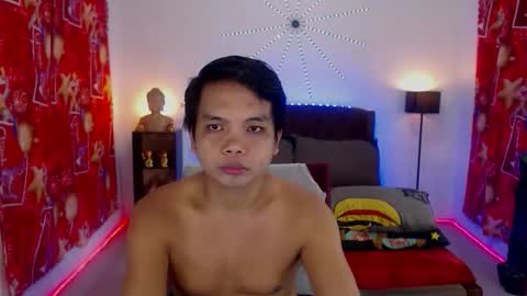 Snapshot of extraservice69menx chatting on 12.17.25 JOHNDAVE online show from 12.17.25