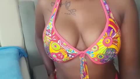 Snapshot of ezethu chatting on 01.09.26 LieonEss online show from 01.09.26