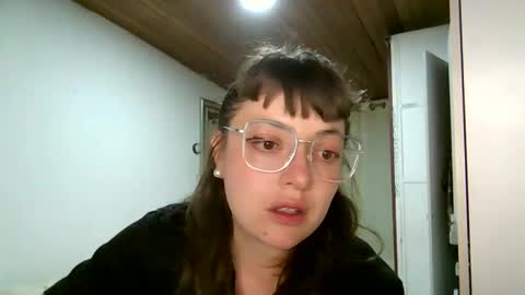 Snapshot of ezlngirl chatting on 01.28.25 Aimee online show from 01.28.25