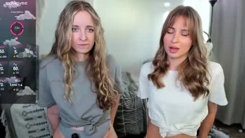 Snapshot of f1oraa chatting on 02.19.25 if you dont have fansly account yet use this link to registration online show from 02.19.25