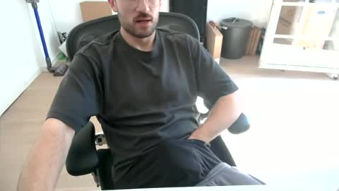 Snapshot of fabian_196 chatting on 06.18.26 Call me bitch online show from 06.18.26