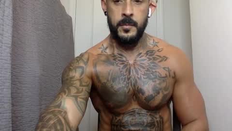 Snapshot of fabianelgalan chatting on 12.15.24 Fabianelgalan online show from 12.15.24