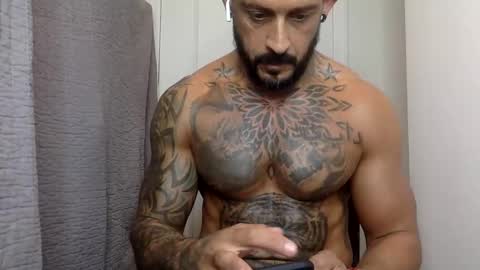 Snapshot of fabianelgalan chatting on 12.15.24 Fabianelgalan online show from 12.15.24