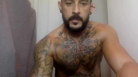 Snapshot of fabianelgalan chatting on 12.20.24 Fabianelgalan online show from 12.20.24