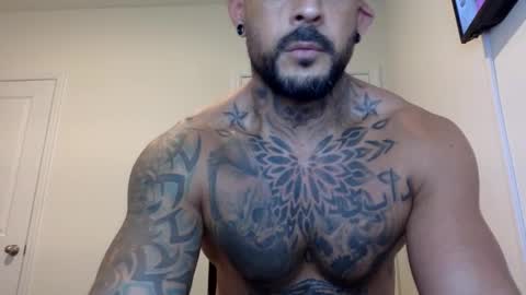 Snapshot of fabianelgalan chatting on 02.28.25 Fabianelgalan online show from 02.28.25