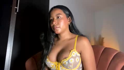 Thianna online show from 11.13.25