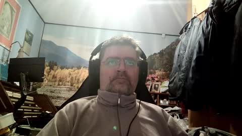 Snapshot of fabius2673 chatting on 12.17.25 Fabius online show from 12.17.25