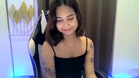 Snapshot of fabulous_cristy24 chatting on 10.13.25 fabulous_cristy24 online show from 10.13.25