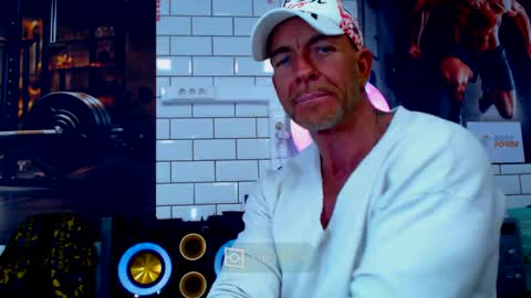 Snapshot of fabxxxl chatting on 02.04.25 fabxxxl online show from 02.04.25