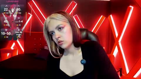 Snapshot of fabzy_fab chatting on 05.20.26 fabzy online show from 05.20.26