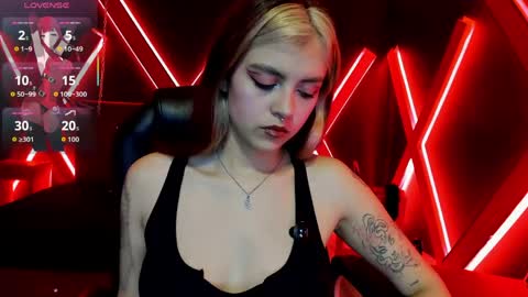 Snapshot of fabzy_fab chatting on 05.23.26 fabzy online show from 05.23.26