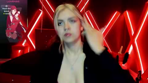Snapshot of fabzy_fab chatting on 05.26.26 fabzy online show from 05.26.26