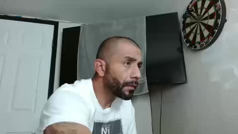 Snapshot of faded805 chatting on 10.10.25 Mark online show from 10.10.25