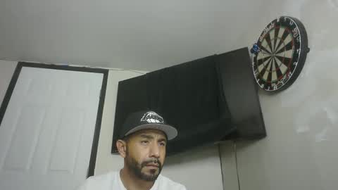 Snapshot of faded805 chatting on 11.01.25 Mark online show from 11.01.25