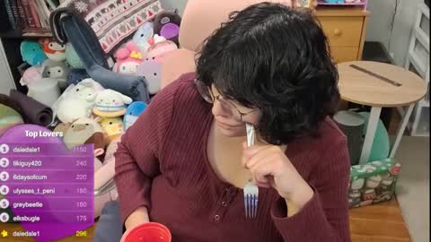 Snapshot of faekitten97 chatting on 12.18.24 Faekitten97 online show from 12.18.24