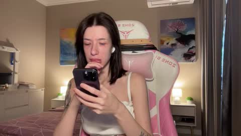 Snapshot of fairy_bloomix chatting on 10.17.25 Bloom online show from 10.17.25