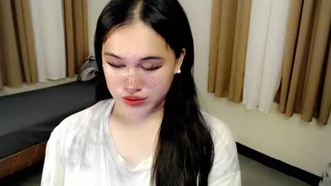 Snapshot of fairy_cuddle chatting on 07.25.26 call me shanaia online show from 07.25.26