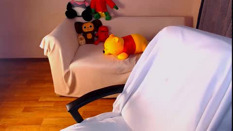 Elli  online show from 01.06.26