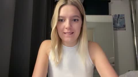 Snapshot of fairyflicker chatting on 02.03.26 fairyflicker online show from 02.03.26