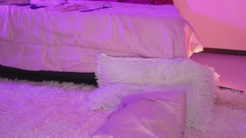 Sara  REMEMBER TO LEAVE A THUMB UP online show from 02.28.26