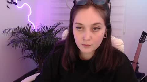 Snapshot of fallenag__ chatting on 04.19.26 OF fallenag 1 online show from 04.19.26