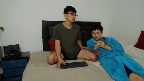 Snapshot of fallgays chatting on 01.16.26 FallGays online show from 01.16.26