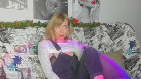 Snapshot of fancy__nancy chatting on 12.23.24 Nancy online show from 12.23.24