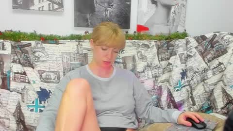 Snapshot of fancy__nancy chatting on 12.24.24 Nancy online show from 12.24.24