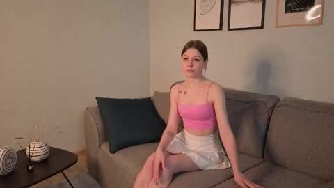 Snapshot of fancy_bella_ chatting on 02.10.26 Bella online show from 02.10.26