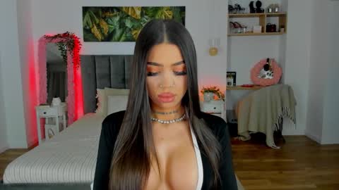 Jennifer online show from 09.09.25