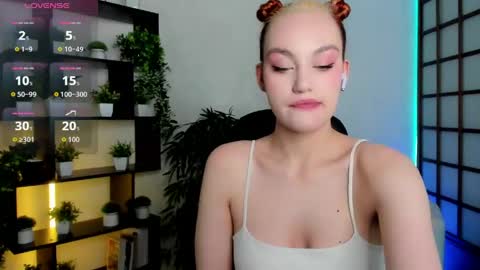 Snapshot of fane_stain chatting on 05.23.26 Merida but you can call me Ida online show from 05.23.26