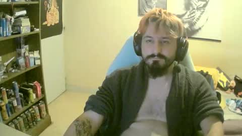 Snapshot of fangtiger chatting on 11.08.25 Kevin online show from 11.08.25