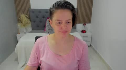 Snapshot of fanny_18 chatting on 07.15.26 FANNY online show from 07.15.26