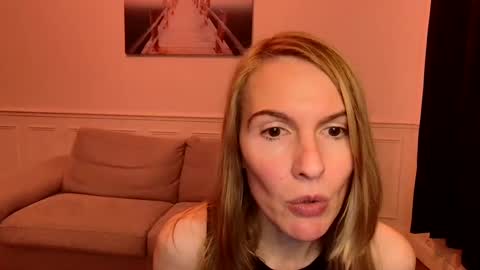 Snapshot of fanny_posy chatting on 12.05.24 Fanny online show from 12.05.24