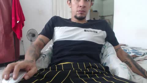 Snapshot of fantasieshotcouple chatting on 09.29.25 fantasieshotcouple online show from 09.29.25