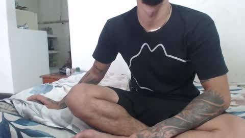 Snapshot of fantasieshotcouple chatting on 10.08.25 fantasieshotcouple online show from 10.08.25