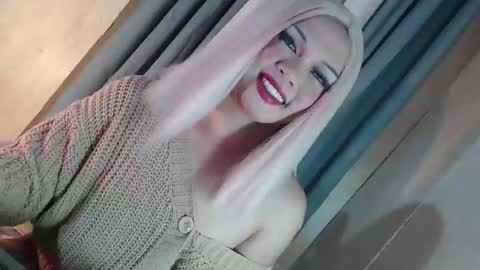 DANIELLA - DONT FORGET TO GIVE ME A THUMBSU UP online show from 02.17.26