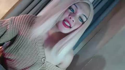 DANIELLA - DONT FORGET TO GIVE ME A THUMBSU UP online show from 02.25.26