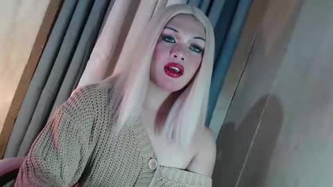 DANIELLA - DONT FORGET TO GIVE ME A THUMBSU UP online show from 03.18.26