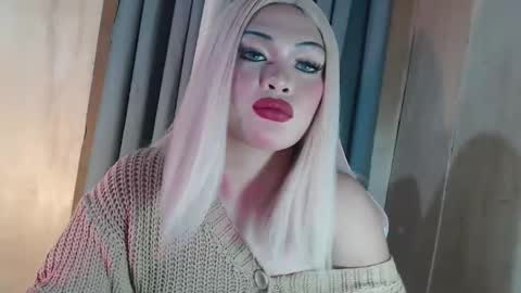 Snapshot of fantasticcock69_daniella chatting on 04.09.26 DANIELLA - DONT FORGET TO GIVE ME A THUMBSU UP online show from 04.09.26