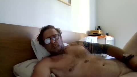 Snapshot of fantasying01 chatting on 12.19.25 fantasying01 online show from 12.19.25