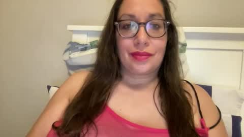 Snapshot of farahday chatting on 09.12.25 Farah online show from 09.12.25