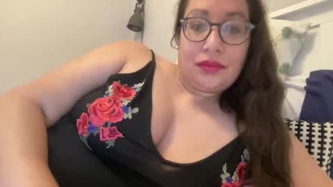 Snapshot of farahday chatting on 09.25.25 Farah online show from 09.25.25