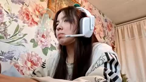 Snapshot of farahdinco chatting on 01.16.26 Alex online show from 01.16.26