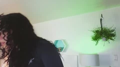 Farah online show from 11.13.25