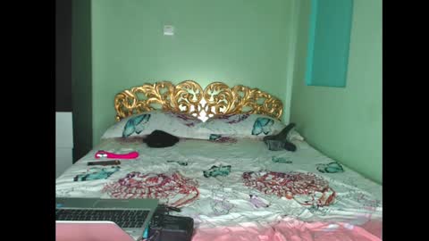 farfalina online show from 02.28.25