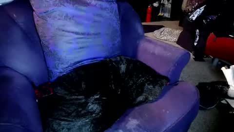 Snapshot of farrahfindom chatting on 11.20.25 Farrah online show from 11.20.25