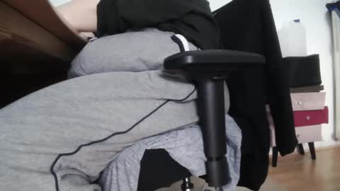 Snapshot of fat_bubble chatting on 02.16.25 Fat Bernd online show from 02.16.25