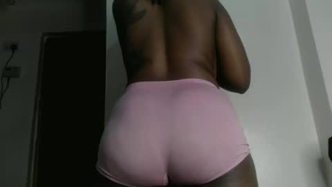 Snapshot of fatassfreak254 chatting on 01.01.25 Winnie online show from 01.01.25
