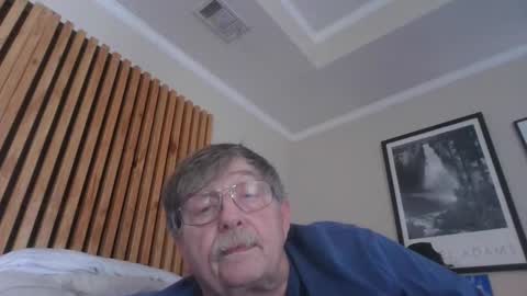 Snapshot of fatdickad chatting on 10.18.25 fatdickad online show from 10.18.25